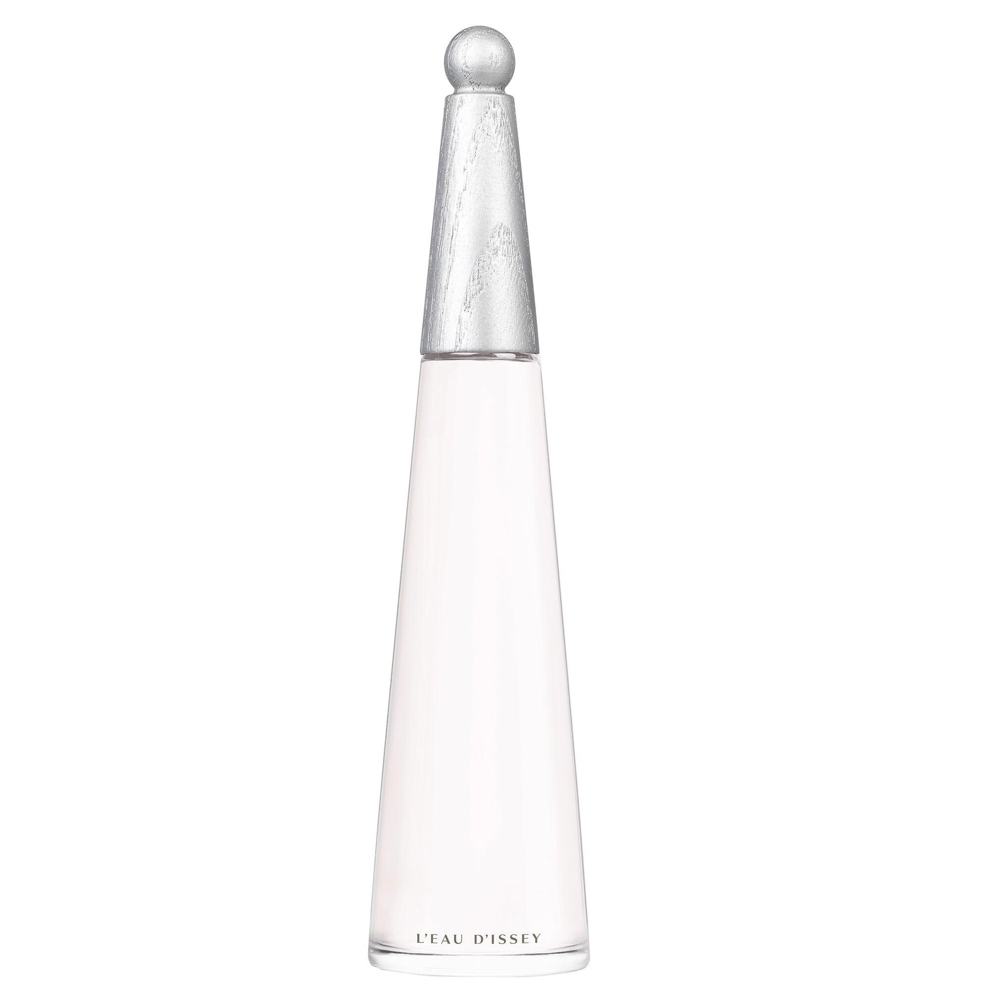 e.d.p-issey-intense-r.-bile-50ml Flacone trasparente con tappo grigio argento, isolato su sfondo bianco