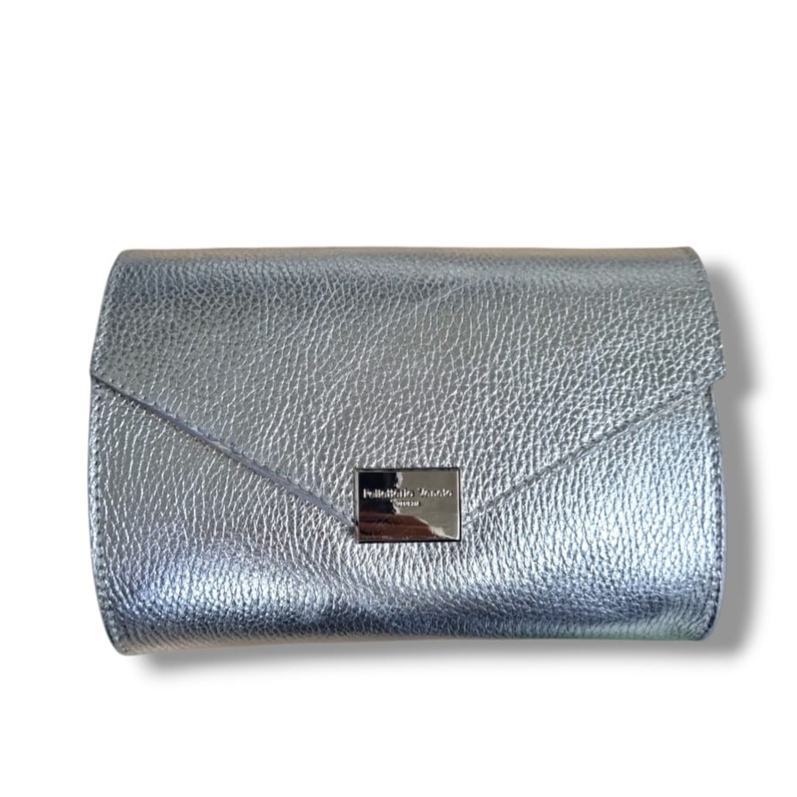 pelletteria veneta pelletteria veneta clutch in pelle martellata laminata linea shimmer argento v25501-arge - foto 1 Clutch in pelle laminata argento, vista frontale con chiusura e dettagli