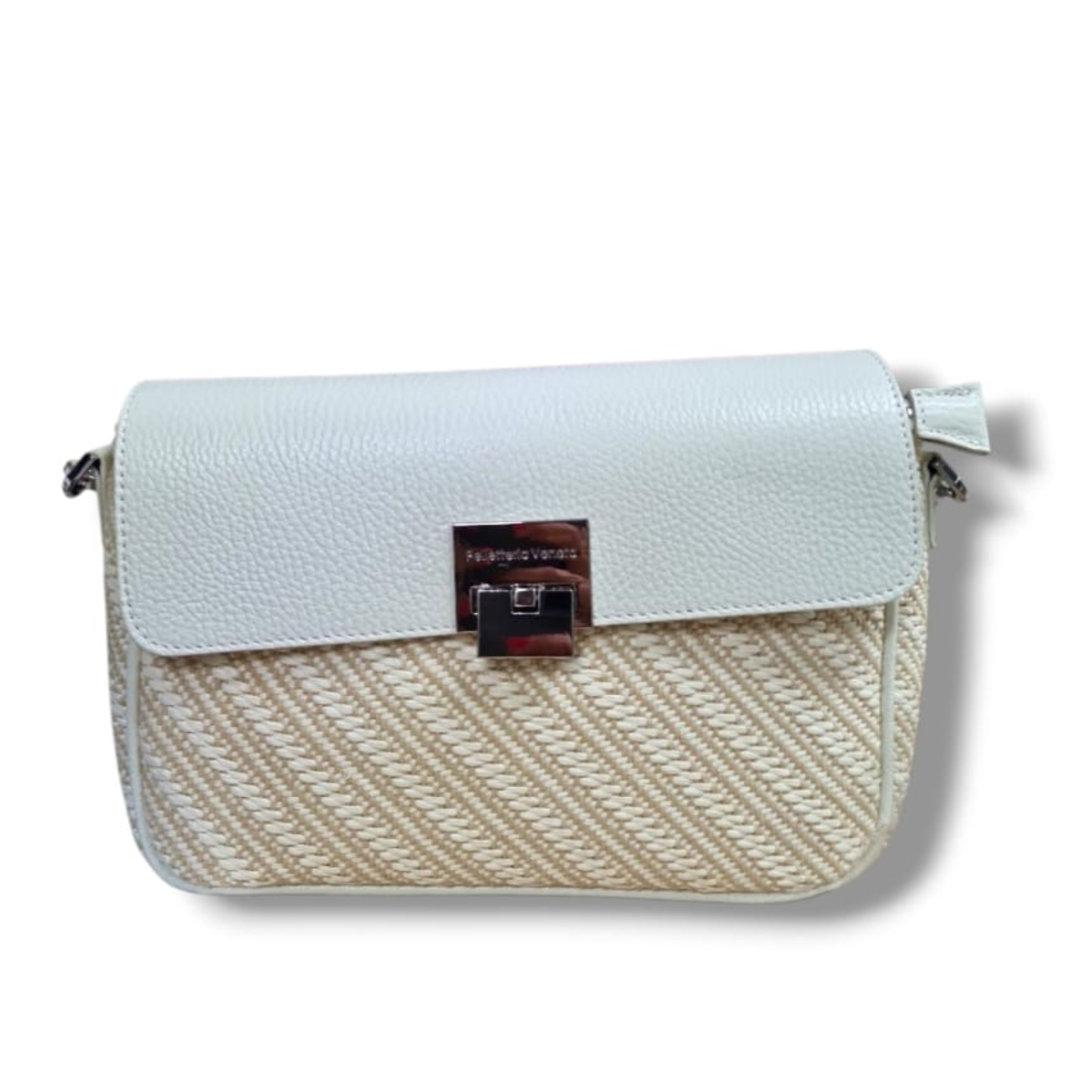 pelletteria veneta pelletteria veneta clutch in paglia e pelle dollaro linea caorle bianco p25072-bianco - foto 1 Clutch in paglia e pelle bianco con chiusura frontale, parte superiore in pelle e inferiore in paglia