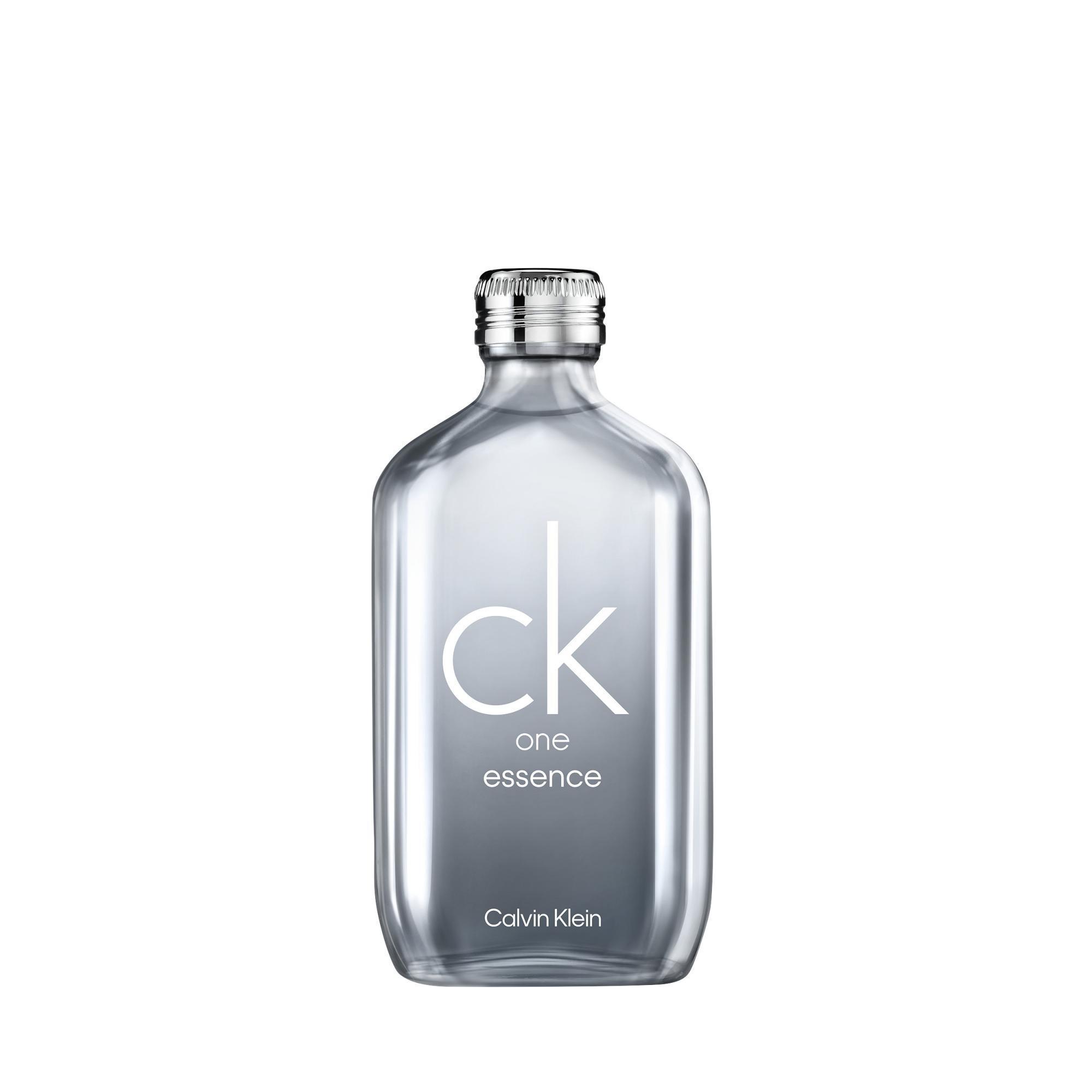 Bottiglia trasparente profumo CK One Essence 100ml Calvin Klein, etichetta grigia e tappo argentato