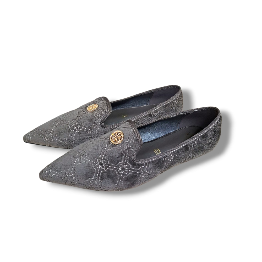 Scarpe donna Iris Winter in suede taupe con bottone decorativo dorato