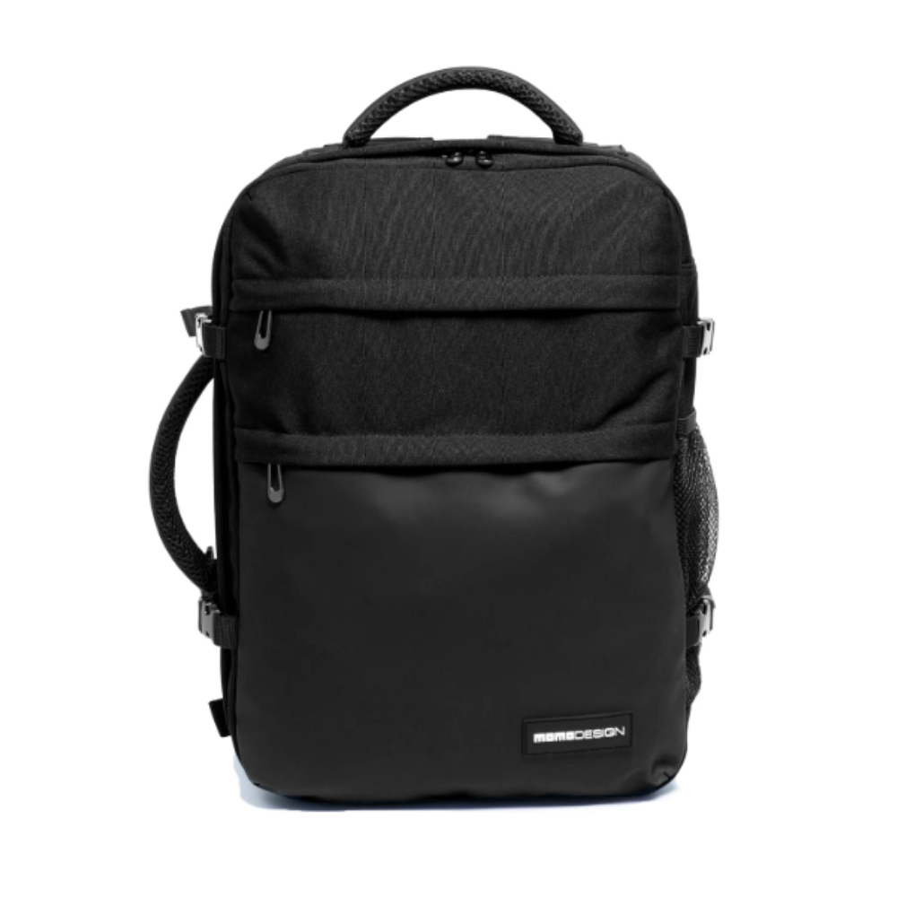 Zaino nero con due scomparti, maniglia superiore, tracolla e logo Momo Design